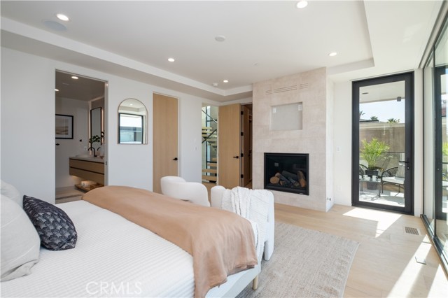 Detail Gallery Image 36 of 64 For 3004 Manhattan Ave, Manhattan Beach,  CA 90266 - 5 Beds | 5/1 Baths