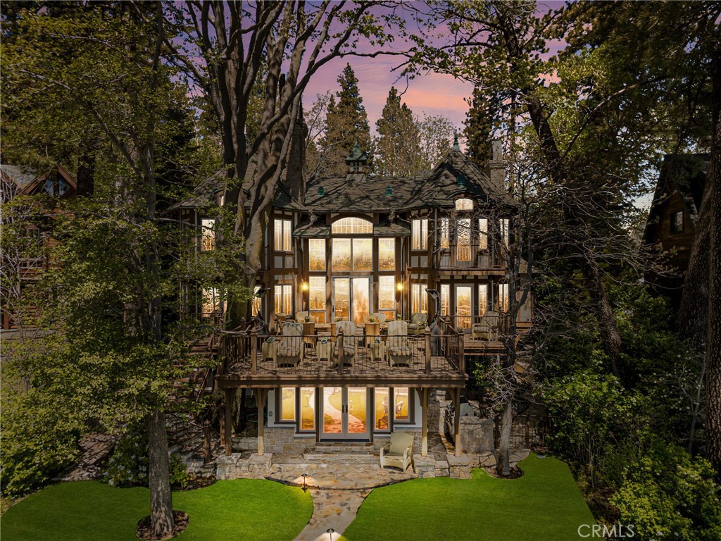 https://media.crmls.org/medias/06ef5c48-59eb-4de8-bcb7-c9817723142b.jpg?preset=X-Large