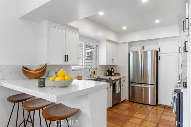 304 Larkspur Avenue, Corona del Mar CA: https://media.crmls.org/medias/06ef83eb-8962-43b6-bde4-17e43814fcfd.jpg