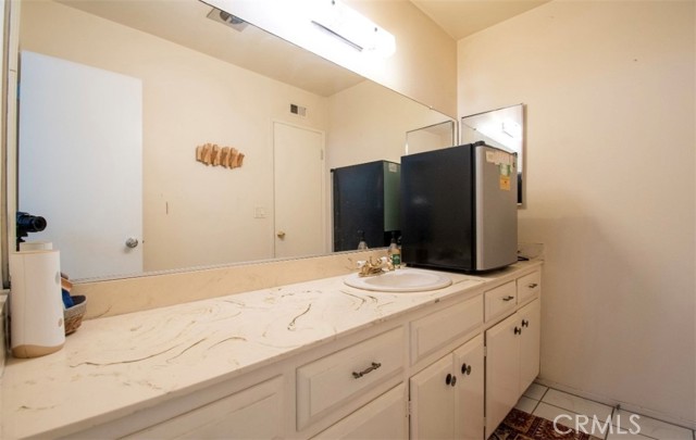 Detail Gallery Image 11 of 25 For 14703 Dell Ave, Bellflower,  CA 90706 - 4 Beds | 2 Baths