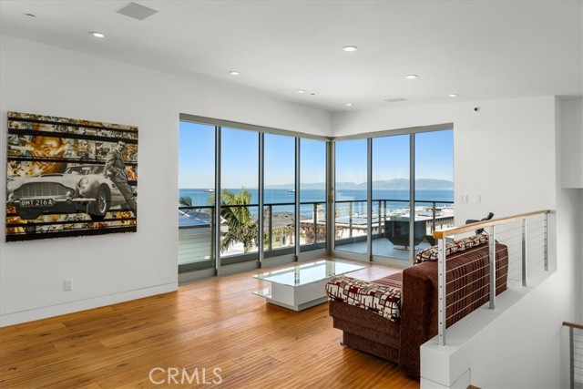 Detail Gallery Image 28 of 75 For 228 31st St, Manhattan Beach,  CA 90266 - 4 Beds | 3/2 Baths