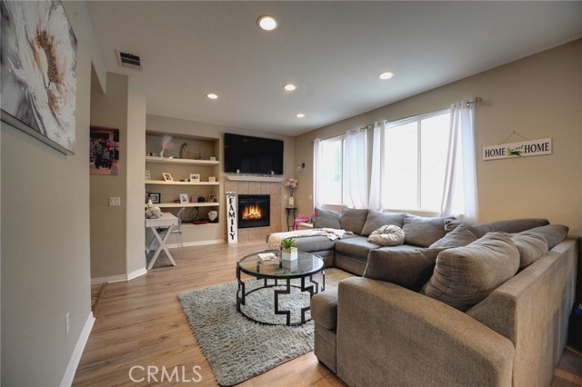 Detail Gallery Image 6 of 39 For 661 Corte San Julian, Perris,  CA 92571 - 4 Beds | 2/1 Baths