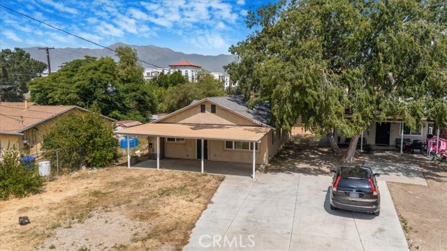 14928 Yucca Avenue, Fontana CA: https://media.crmls.org/medias/06f0d09b-23ed-45e5-b70a-c336e0227c9a.jpg