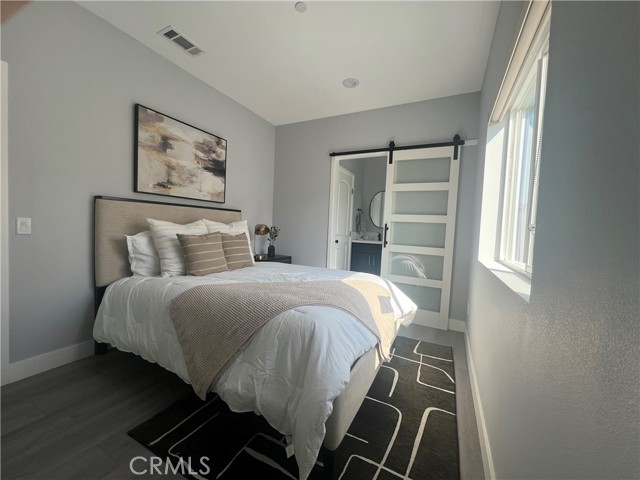 Detail Gallery Image 7 of 11 For 142 N Hewes, Orange,  CA 92869 - 2 Beds | 2 Baths