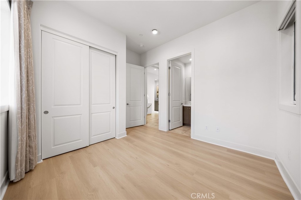 MLS #OC25251209 image #22