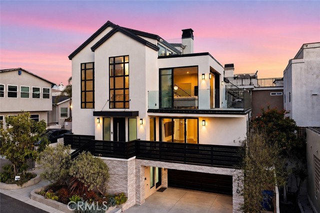 316 8th, Hermosa Beach, California 90254, 4 Bedrooms Bedrooms, ,5 BathroomsBathrooms,Residential,For Sale,8th,SB26093394