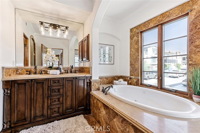 Detail Gallery Image 19 of 36 For 3101 Alma Ave, Manhattan Beach,  CA 90266 - 3 Beds | 3/1 Baths