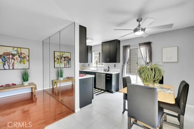 Detail Gallery Image 15 of 51 For 9917 Independence Ave #C,  Chatsworth,  CA 91311 - 2 Beds | 2 Baths