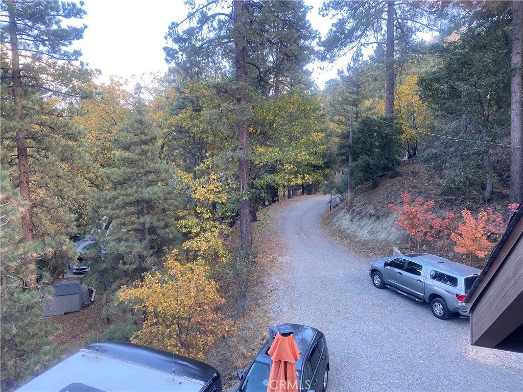 https://media.crmls.org/medias/06f1863a-cbee-429d-b5ee-952bc25b8690.jpg?preset=X-Large