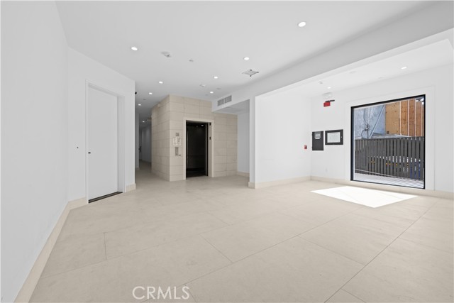 Detail Gallery Image 7 of 14 For 4214 Fulton Ave #202,  Studio City,  CA 91604 - 3 Beds | 2 Baths