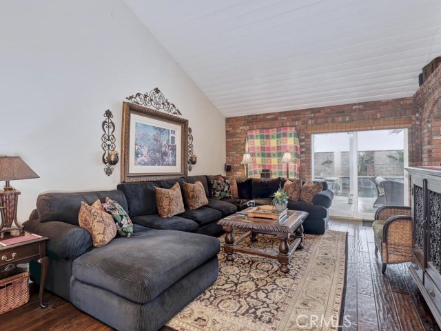 25322 Romera Place, Lake Forest CA: https://media.crmls.org/medias/06f1d2b1-d6f4-4816-9d1b-56f92333e8e7.jpg