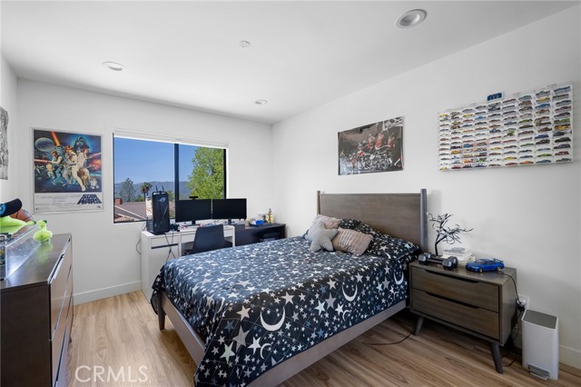 2305 Henrietta Avenue, La Crescenta CA: https://media.crmls.org/medias/06f1f0ba-f5a5-434e-a6c3-754fb10da2ff.jpg