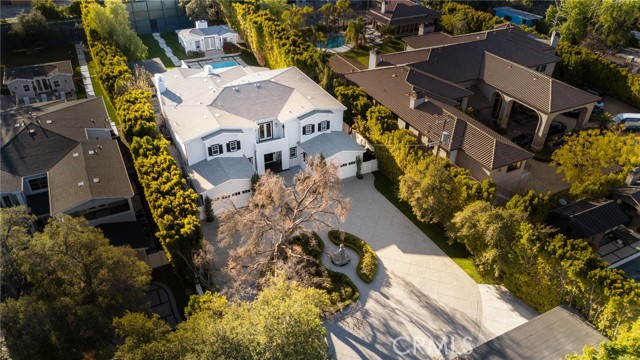 Detail Gallery Image 2 of 59 For 17528 Jayden Ln, Encino,  CA 91316 - 7 Beds | 10/1 Baths