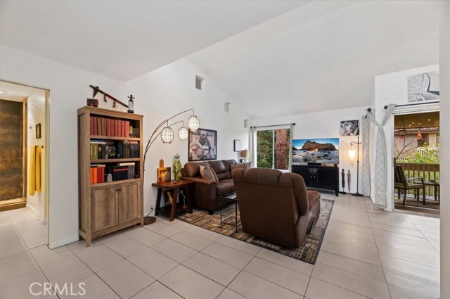 Detail Gallery Image 3 of 43 For 1801 Diamond St, San Diego,  CA 92109 - 1 Beds | 1 Baths