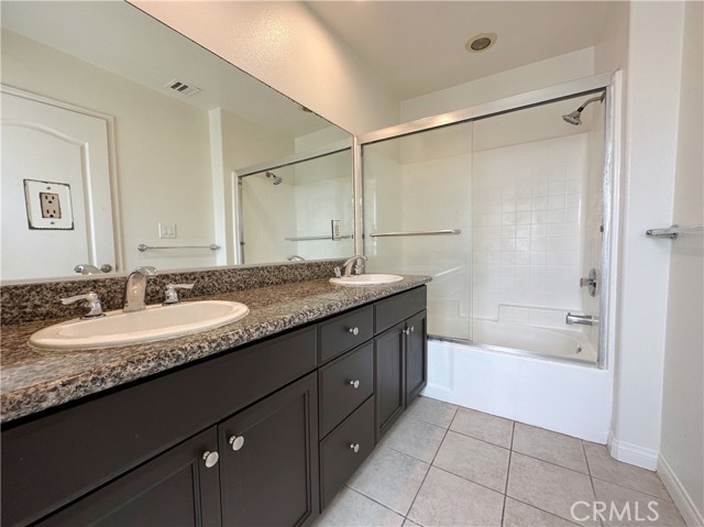 Detail Gallery Image 26 of 34 For 3757 E 52nd St, Maywood,  CA 90270 - 3 Beds | 2/1 Baths