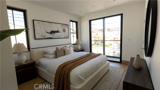 Detail Gallery Image 9 of 14 For 519 1/2 Narcissus Ave, Corona Del Mar,  CA 92625 - 2 Beds | 2/1 Baths