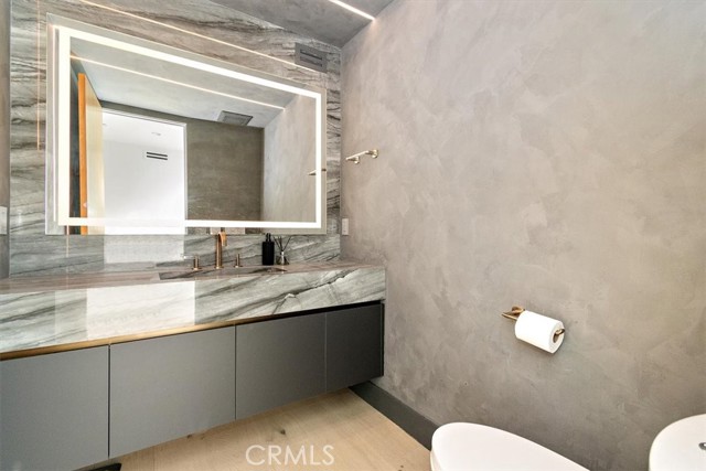 Detail Gallery Image 21 of 44 For 5347 Natick Ave, Sherman Oaks,  CA 91411 - 5 Beds | 5/1 Baths