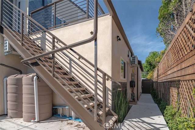 Detail Gallery Image 30 of 31 For 18750 Collins St, Tarzana,  CA 91356 - 7 Beds | 6 Baths