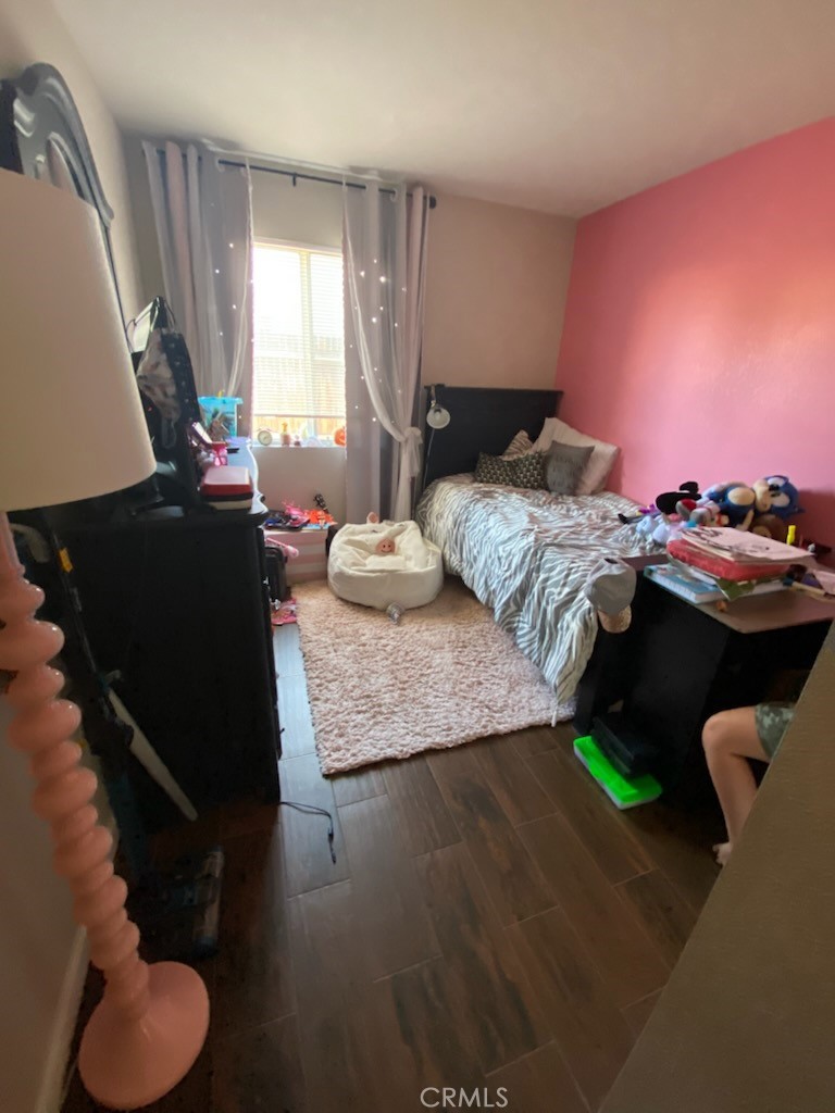 https://media.crmls.org/medias/06f4e451-6b59-46b0-898e-d36793db49f0.jpg?preset=X-Large