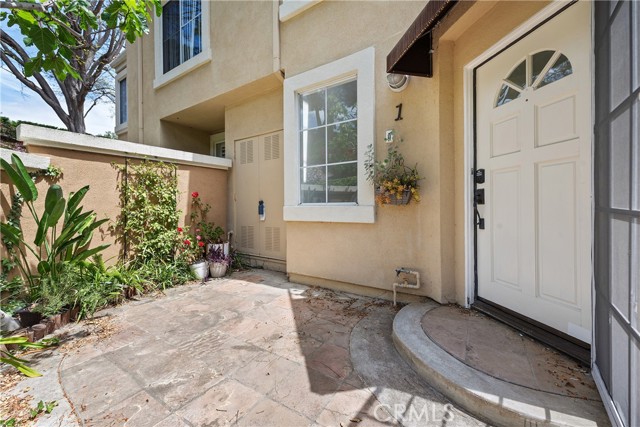 1 Overture Lane, Aliso Viejo CA: https://media.crmls.org/medias/06f4e883-ba67-4a54-90de-f226c742b966.jpg