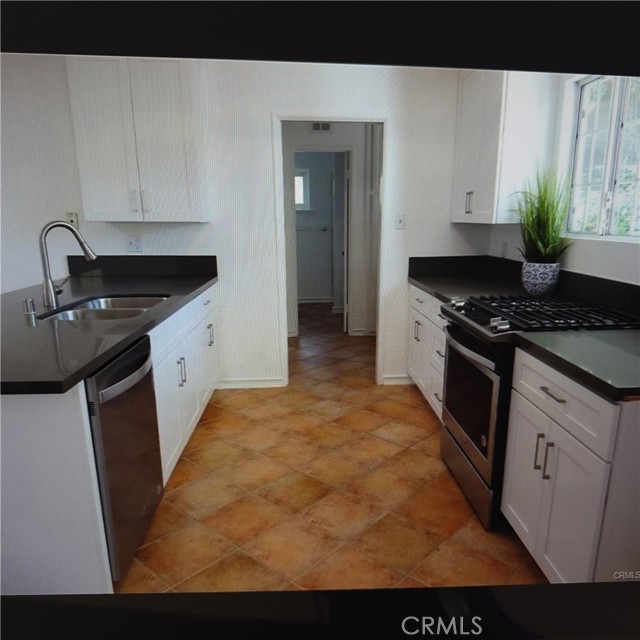 Detail Gallery Image 6 of 14 For 15819 Rosalita Dr, La Mirada,  CA 90638 - 3 Beds | 2 Baths