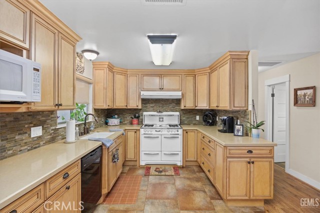 21564 Pine Tree Road, Caliente CA: https://media.crmls.org/medias/06f5dabd-ddd7-4898-b2d5-5dfe28bca205.jpg