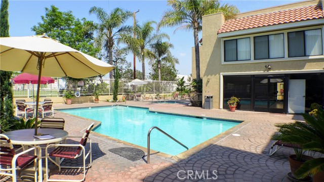 Detail Gallery Image 3 of 13 For 550 Orange Ave #144,  Long Beach,  CA 90802 - 2 Beds | 2 Baths
