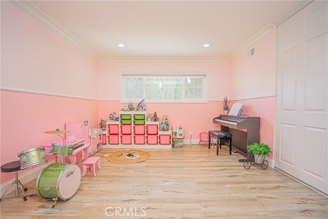 976 Northwood Avenue, Brea CA: https://media.crmls.org/medias/06f86018-1e7b-44c9-8cf5-d6ec5238114e.jpg