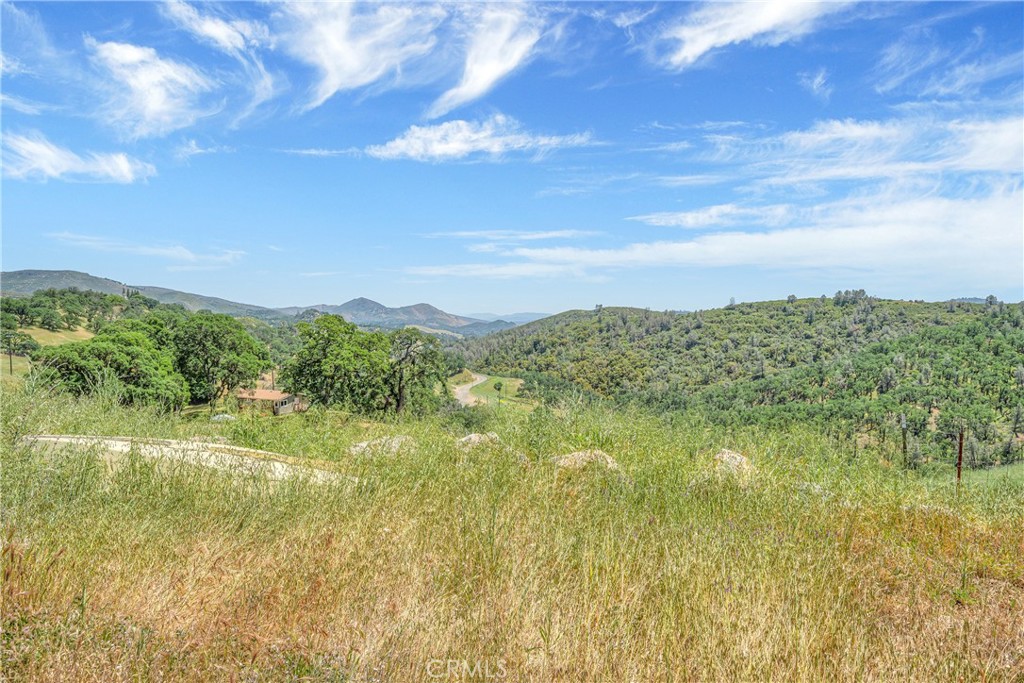 https://media.crmls.org/medias/06f893cf-ac92-4194-8358-6848c48a7e32.jpg?preset=X-Large