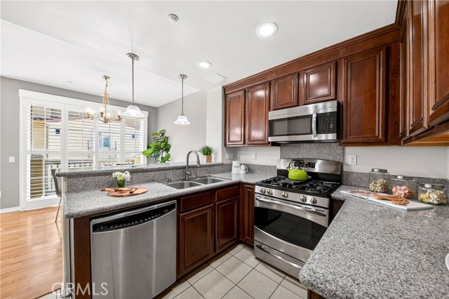 Detail Gallery Image 4 of 50 For 22919 Mariposa Ave #307,  Torrance,  CA 90502 - 2 Beds | 2/1 Baths