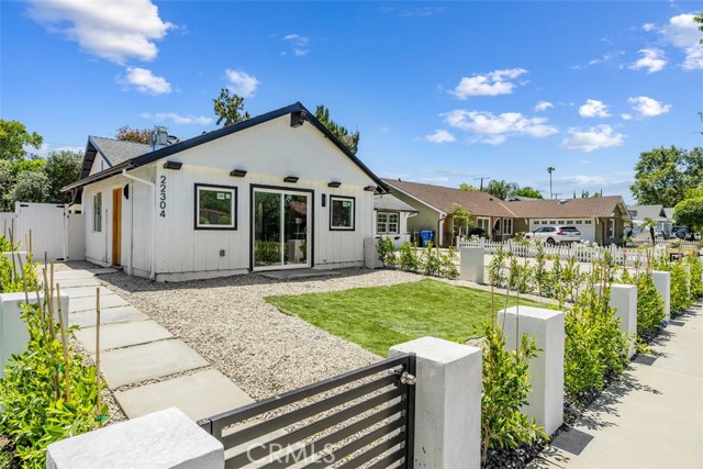 Detail Gallery Image 25 of 38 For 22306 Marlin Pl, Canoga Park,  CA 91303 - 4 Beds | 3 Baths