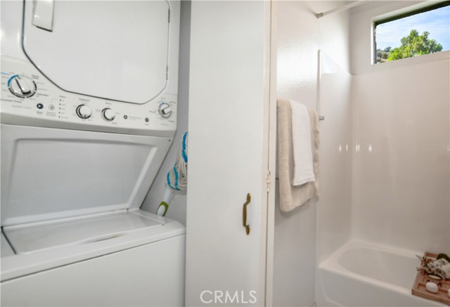 887 W 34th, Long Beach CA: https://media.crmls.org/medias/06f98a71-4731-4a1f-8205-5be45e877330.jpg