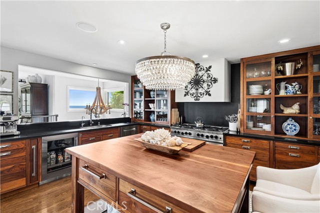 844 Temple Hills Drive, Laguna Beach CA: https://media.crmls.org/medias/06fa36a7-abd2-4921-b6a9-6a48557c2d5d.jpg