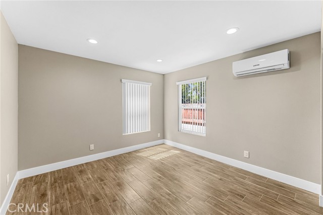 Detail Gallery Image 8 of 21 For 2417 W Stanford, Santa Ana,  CA 92704 - 2 Beds | 1 Baths