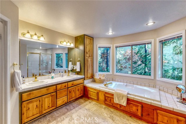 Detail Gallery Image 23 of 40 For 430 Rainier Rd, Lake Arrowhead,  CA 92352 - 4 Beds | 2/1 Baths