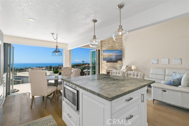 Detail Gallery Image 16 of 37 For 24408 Alta Vista Dr #1,  Dana Point,  CA 92629 - 3 Beds | 3 Baths