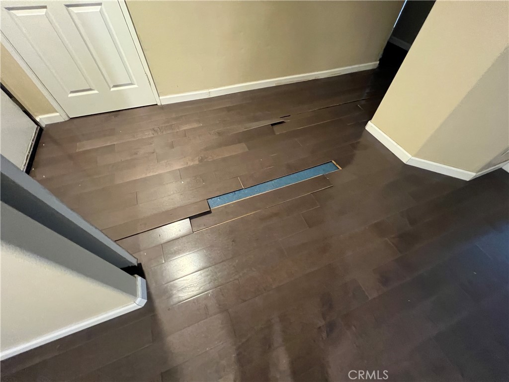 https://media.crmls.org/medias/06fb0604-a284-499a-b3b1-e88b1d628dcf.jpg?preset=X-Large