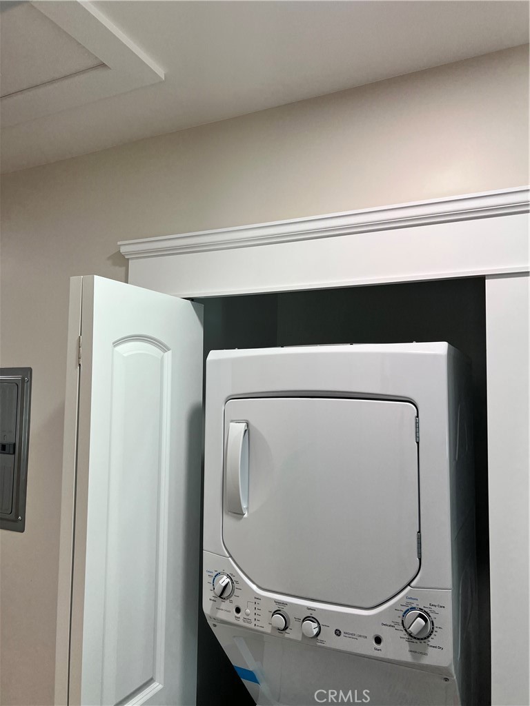 https://media.crmls.org/medias/06fdffc0-e4af-4485-91a7-0e2d9b1027a0.jpg?preset=X-Large