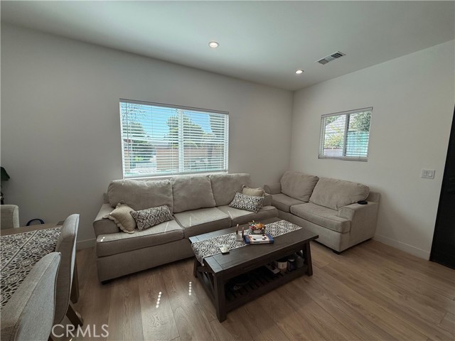 Detail Gallery Image 25 of 28 For 15513 Andrae Ct #B,  North Hills,  CA 91343 - 2 Beds | 2 Baths