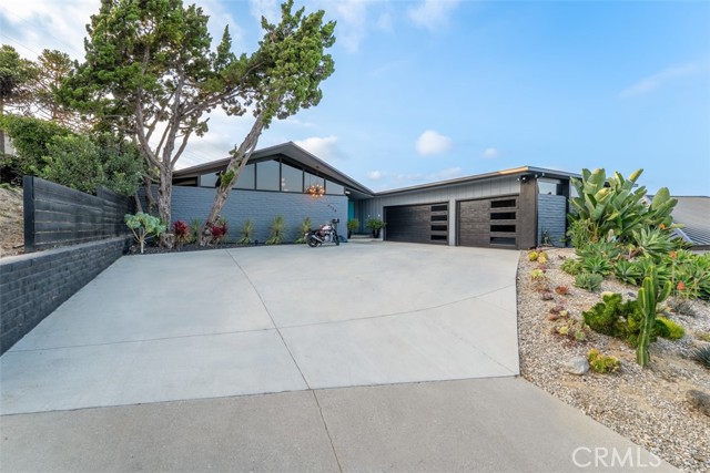 4139 S Cloverdale Avenue, Los Angeles CA: https://media.crmls.org/medias/06fe03f6-7793-4a95-b389-54b80810302b.jpg