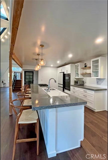 Detail Gallery Image 7 of 8 For 1349 Valley View, Crestline,  CA 92325 - 4 Beds | 3 Baths