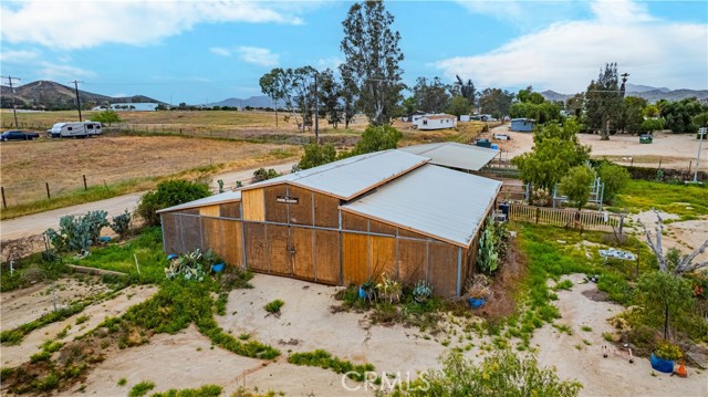30300 Garbani Road, Menifee CA: https://media.crmls.org/medias/06fe35aa-eebf-4c7b-9c46-ef9bdff72729.jpg