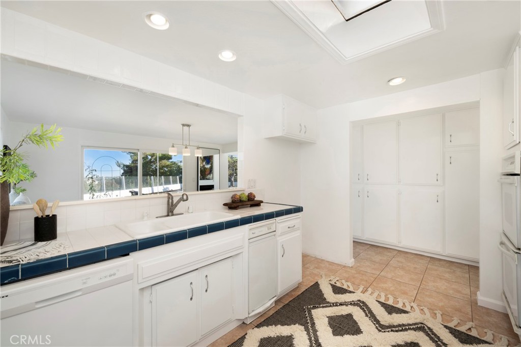 MLS #OC25250376 image #10