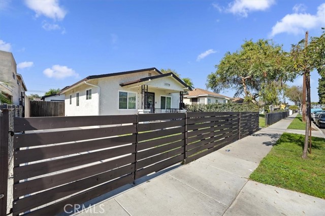 Detail Gallery Image 7 of 37 For 10779 Barlow, Lynwood,  CA 90262 - 2 Beds | 1 Baths