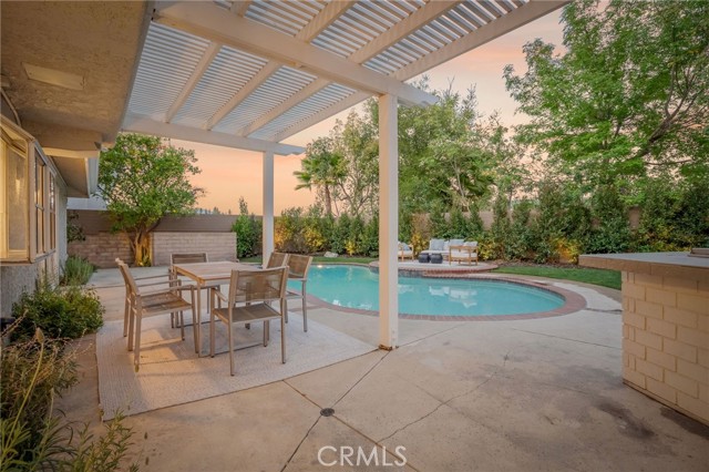 Detail Gallery Image 4 of 41 For 5540 Buffwood, Agoura Hills,  CA 91301 - 5 Beds | 4 Baths