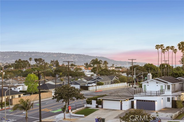 Detail Gallery Image 48 of 62 For 707 N Prospect Ave, Redondo Beach,  CA 90277 - 5 Beds | 4/1 Baths