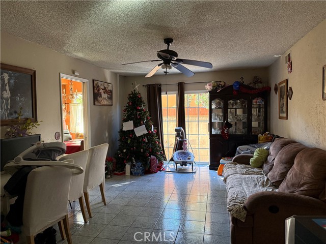 Detail Gallery Image 7 of 16 For 14428 Rex St, Sylmar,  CA 91342 - 4 Beds | 2 Baths