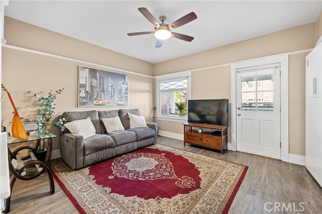Detail Gallery Image 5 of 33 For 113 N Ivy Ave #113 & 115,  Monrovia,  CA 91016 - 3 Beds | 2 Baths