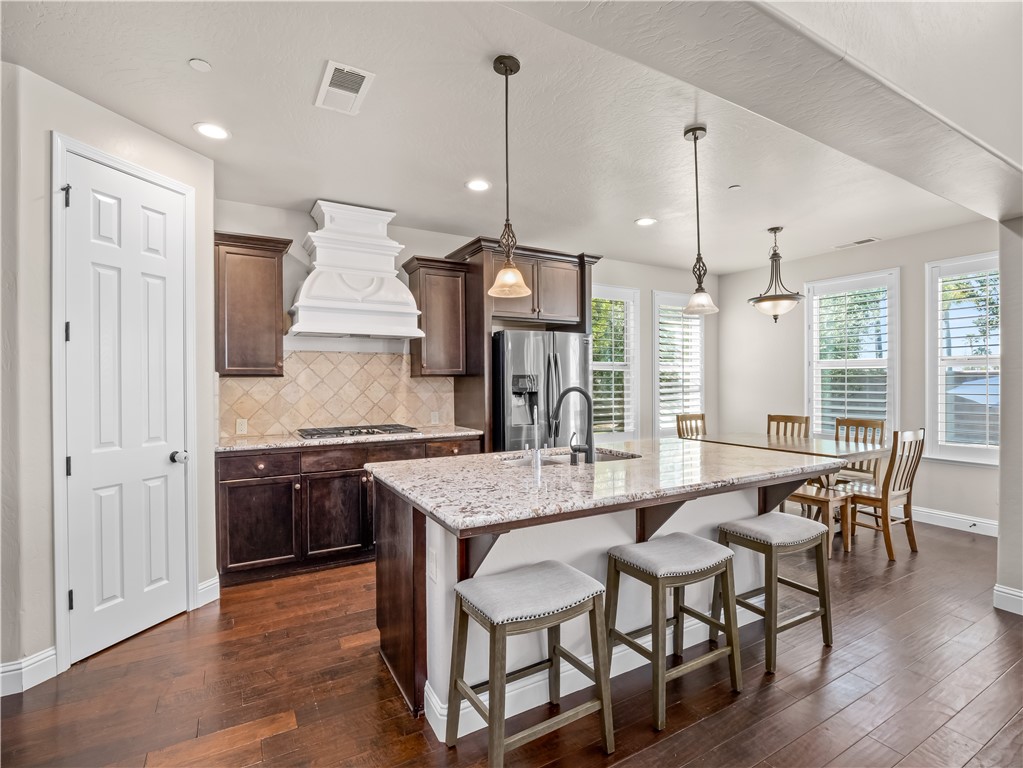 Detail Gallery Image 9 of 43 For 11303 N via Napoli Dr, Fresno,  CA 93730 - 4 Beds | 3/1 Baths