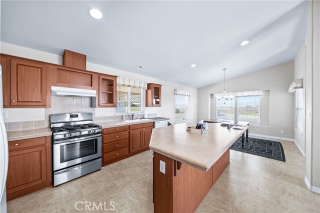 Detail Gallery Image 5 of 26 For 26110 Sultanas, Homeland,  CA 92548 - 3 Beds | 2 Baths